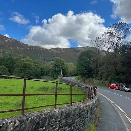 宾馆 The White Lion